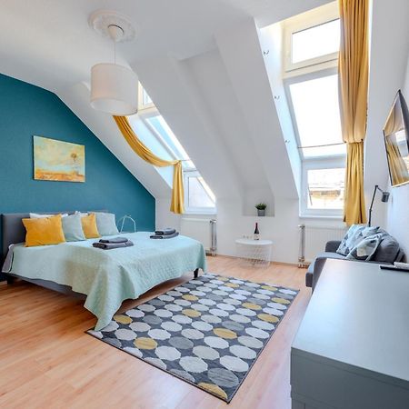 Cozy Flat In The Heart Of Buda Boedapest Buitenkant foto