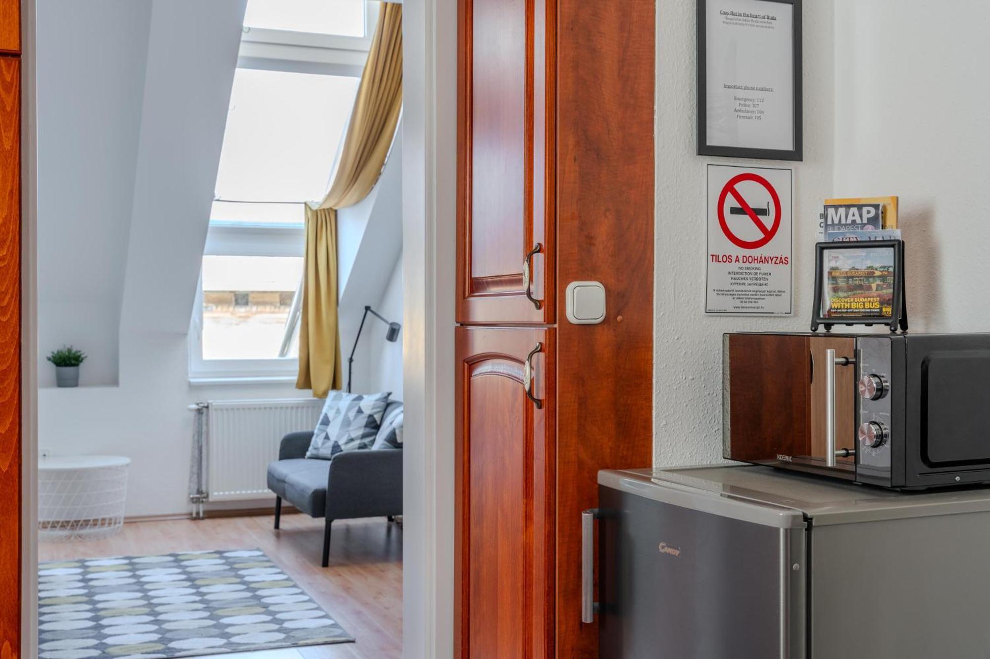 Cozy Flat In The Heart Of Buda Boedapest Buitenkant foto